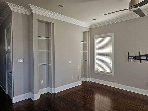 3rd image of 2721 Dreux Ave