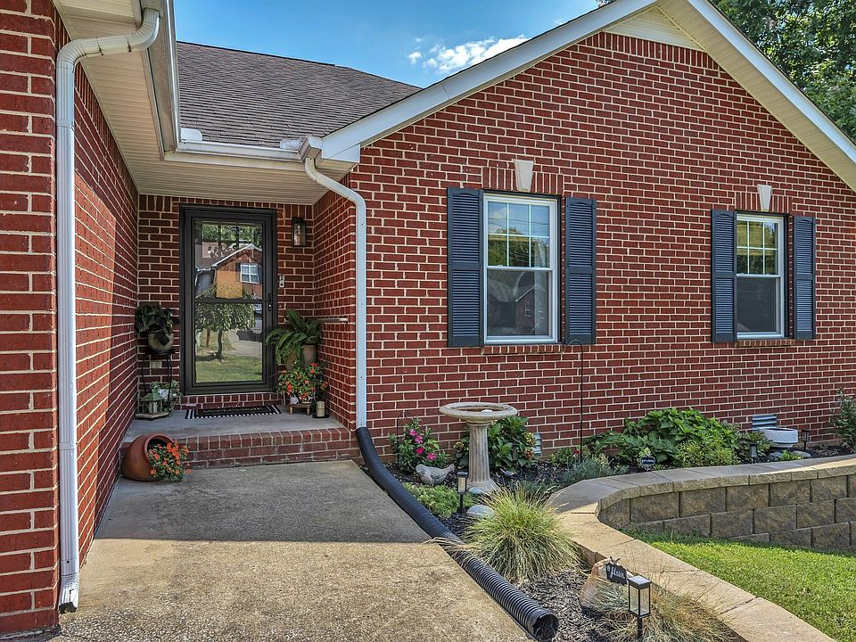 1st image of 214 Priest View Dr