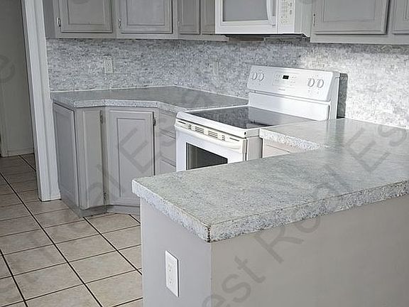 3rd image of 1104 Gemini Dr