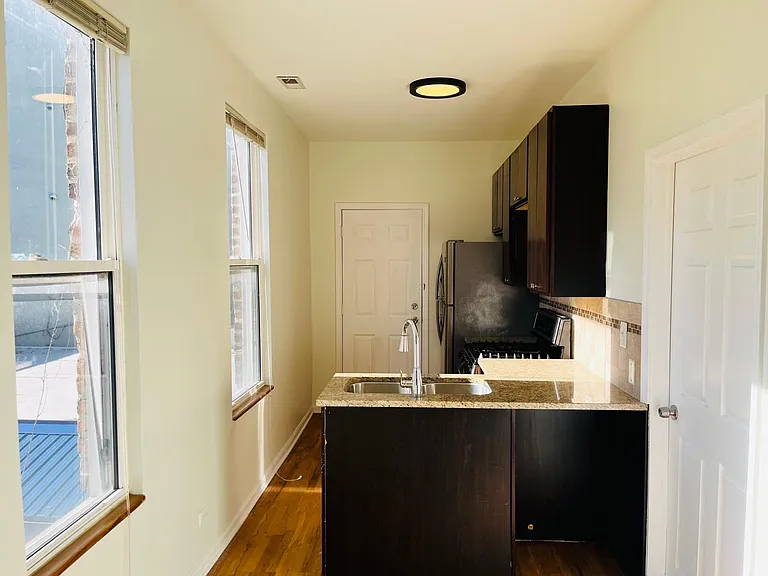 1530 N Orleans St #2 — Photo 12