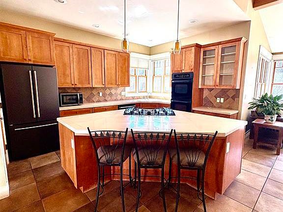 4th image of 405 Vista Drive
