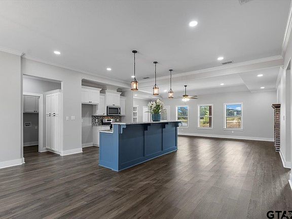 5th image of 124 Rose Row Ln