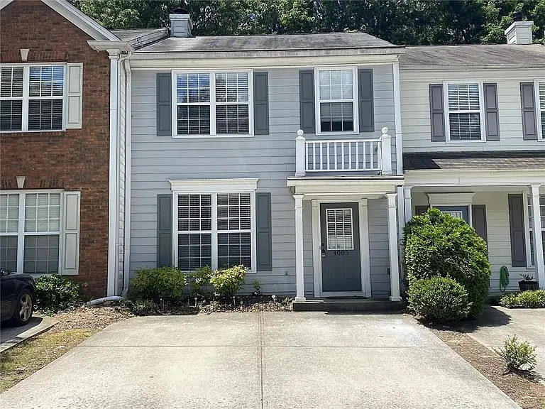 4085 Howell Park Rd — Photo 1