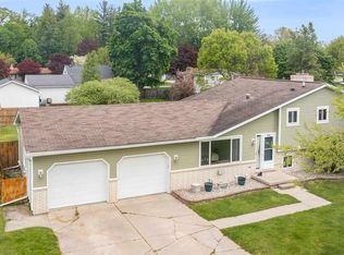 12042 Sanders Dr, Freeland, MI 48623