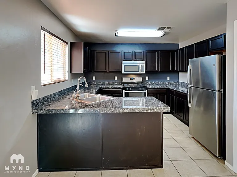 783 W Flaming Arrow Dr — Photo 5