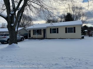 327 Scarlett Oak Dr, Perry, MI 48872