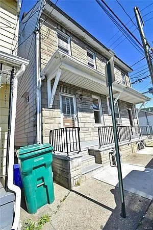 421 Buchanan St — Photo 1