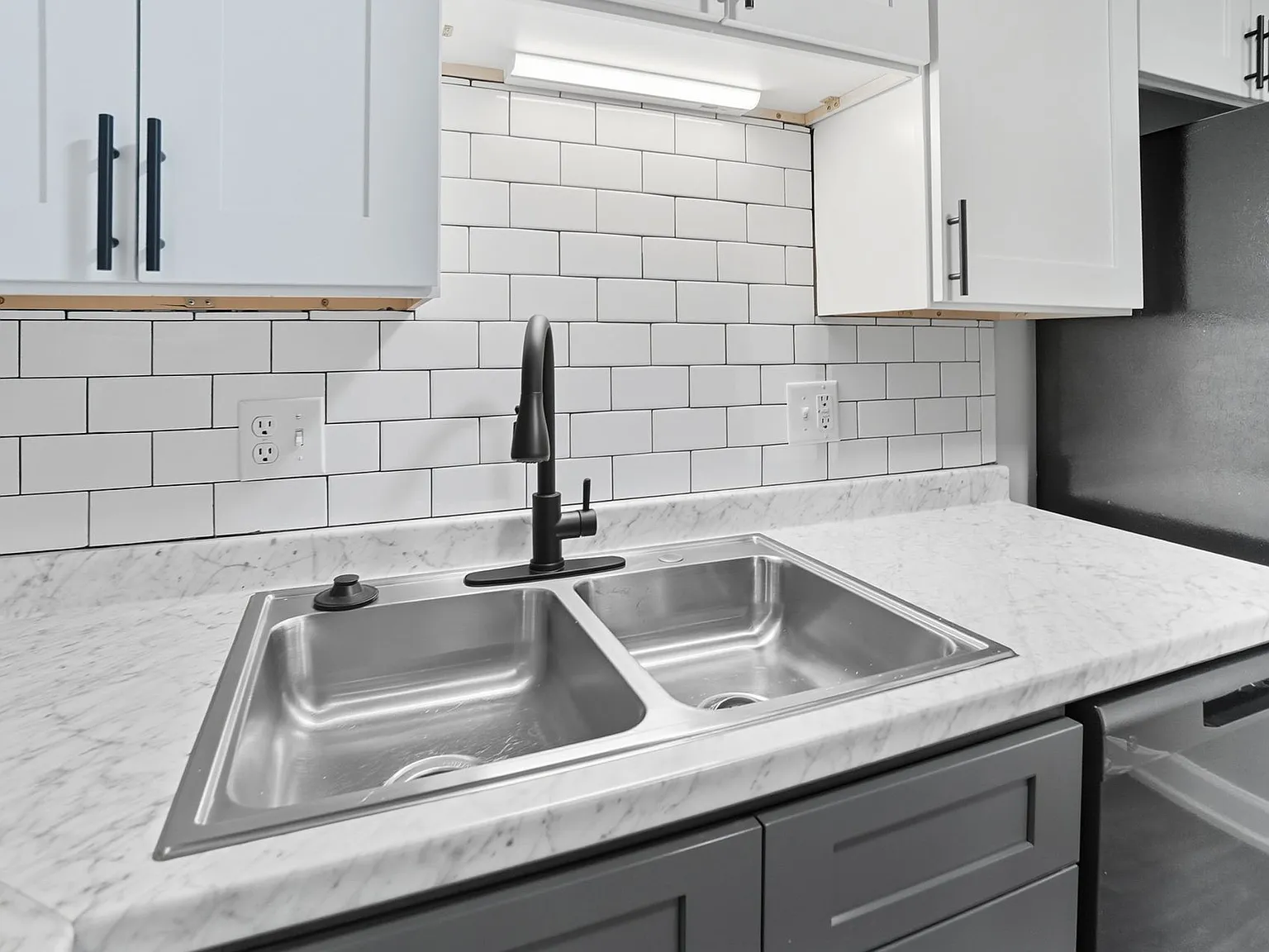 Candlelite Apartments — Photo 2