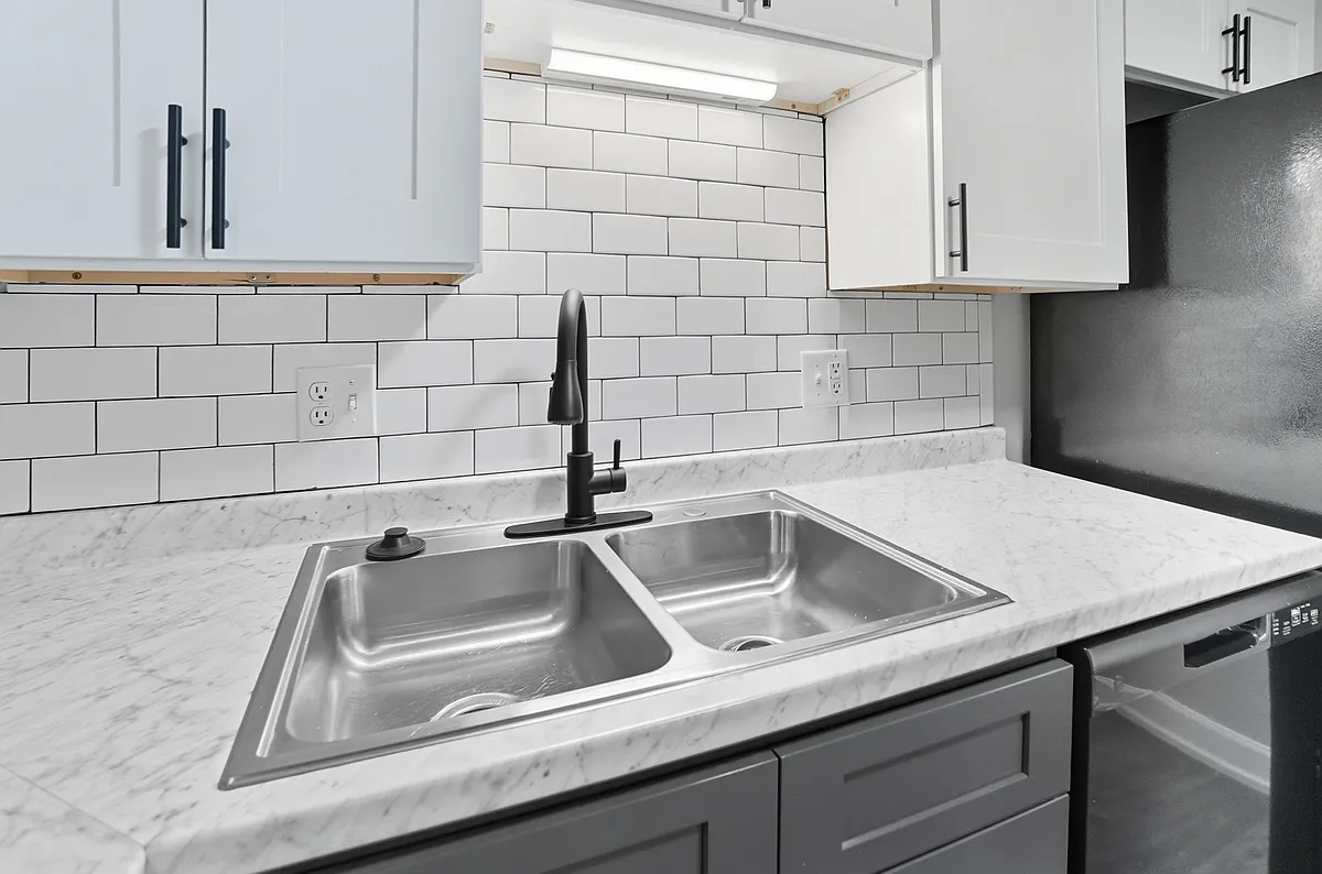 Building Photo - Candlelite Apartments