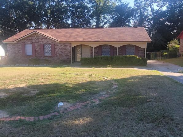 3546 Stratford Dr