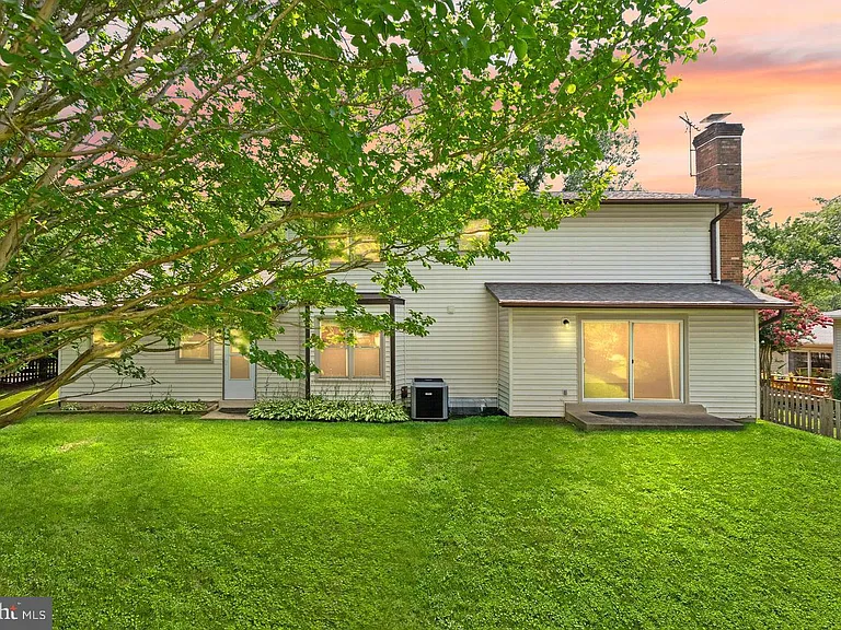 8902 Huxley Ct — Photo 73