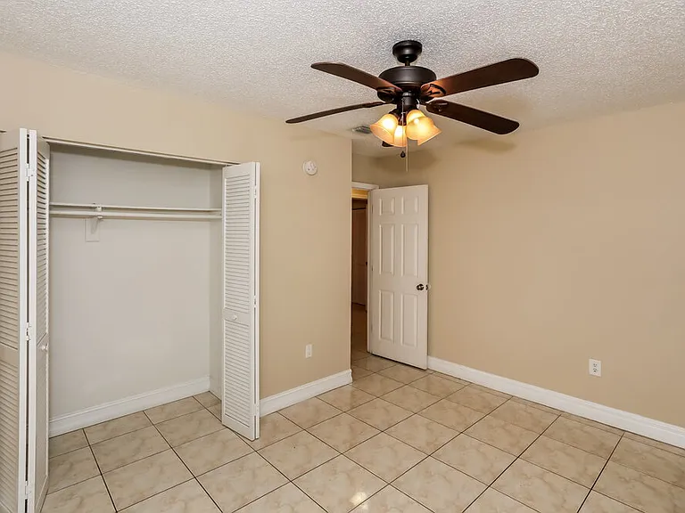 4205 SW 137th Ct — Photo 15