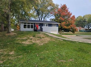 1524 Centerview Dr, Akron, OH