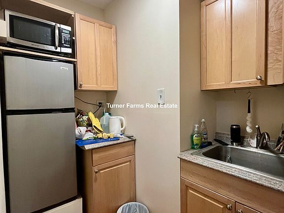 2nd image of 402 Highland Ave #1F