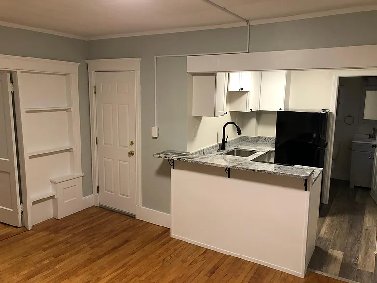 383 Saint John St #8 — Photo 3