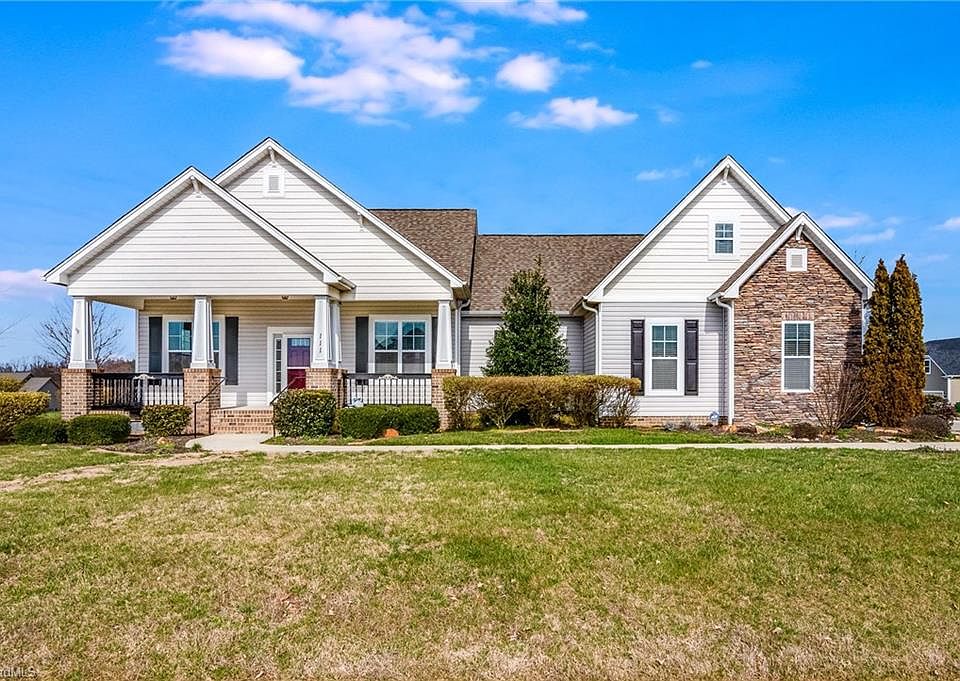 1st image of 111 Willowbrooke Way