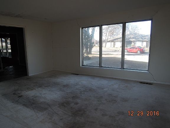 2nd image of 905 Briarwood Pl