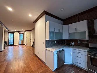 Rented by JB Mac Real Estate Inc.