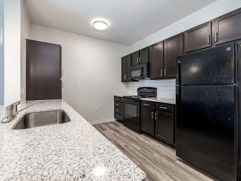 Moonlight Apartments — Photo 18