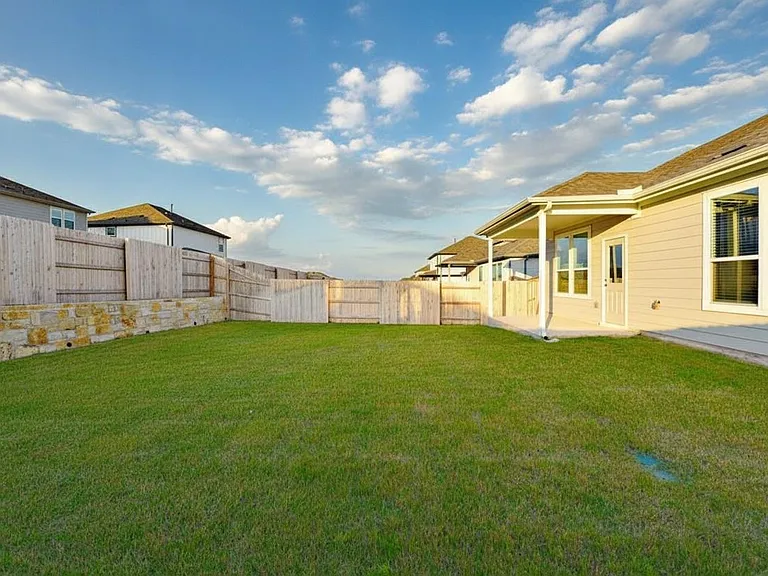 517 Scooter St — Photo 23