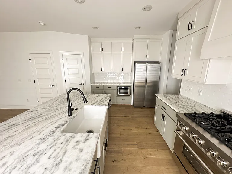 1246 W James St #2 — Photo 5