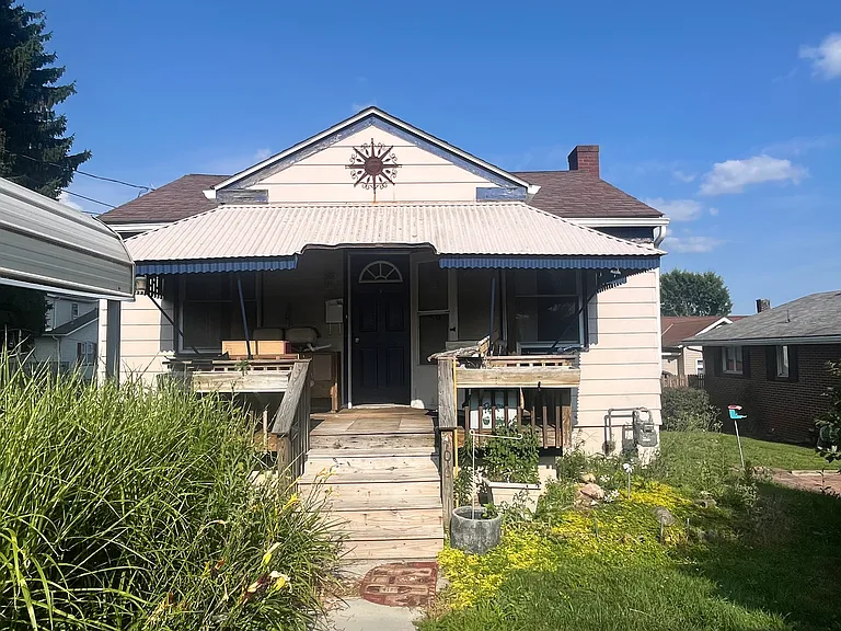 406 Flora St — Photo 8