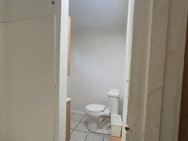 1387 E 49th St #1 — Photo 3