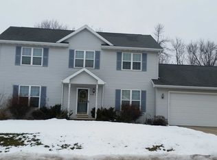 W6842 Hazelnut Ln, APPLETON, WI 54915