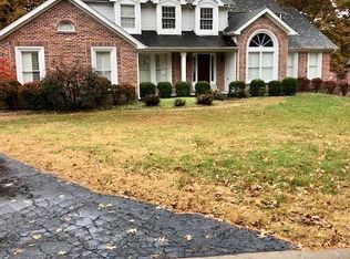 1 Wheaton Point Ct, Chesterfield, MO 63005