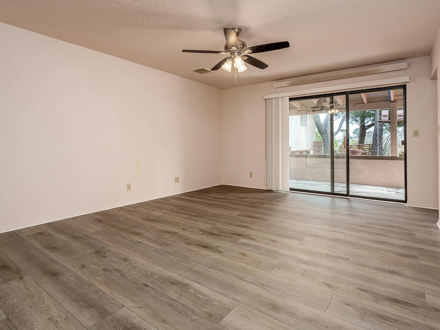 3 bed, 1708 sqft, $2,500 — Photo 4