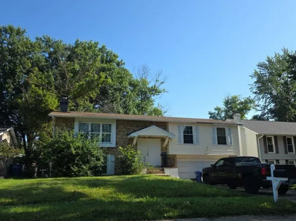 333 Bellezza Dr, Ballwin, MO 63021