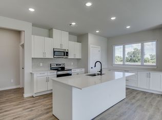 4060 Clovis St, Midlothian, TX 76065