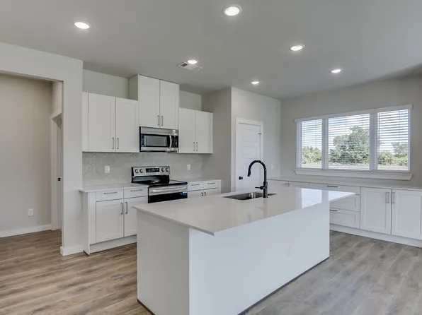 4060 Clovis St, Midlothian, TX 76065