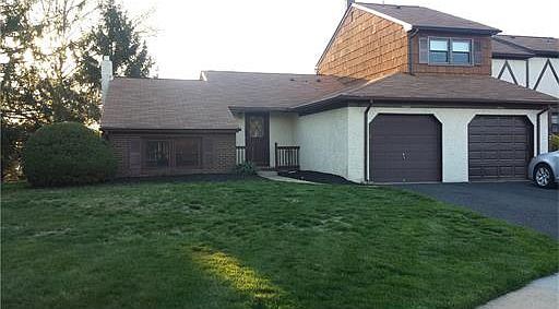 1st image of 16 Canterbury Ct