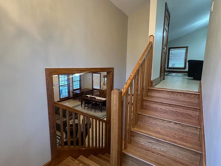 10325 Clearwater Rd — Photo 13