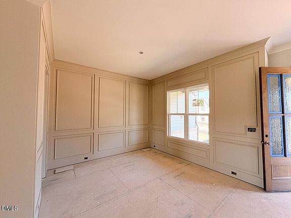 3rd image of 5848 Carriage Gate Dr