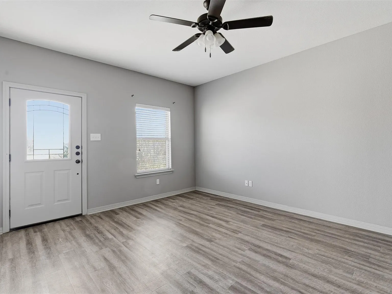 3 bed, 1189 sqft, $1,399 — Photo 4