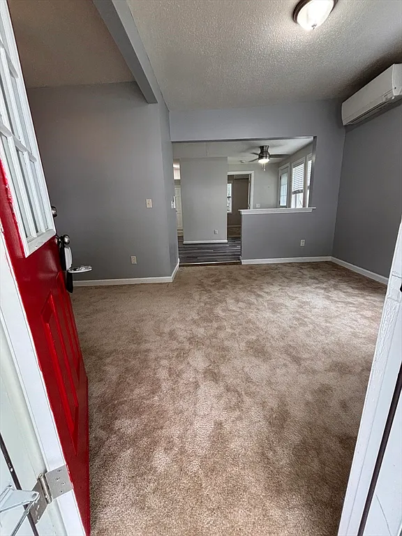 2 bed, 1.0 bath, 700 sqft, $1,900 — Photo 3