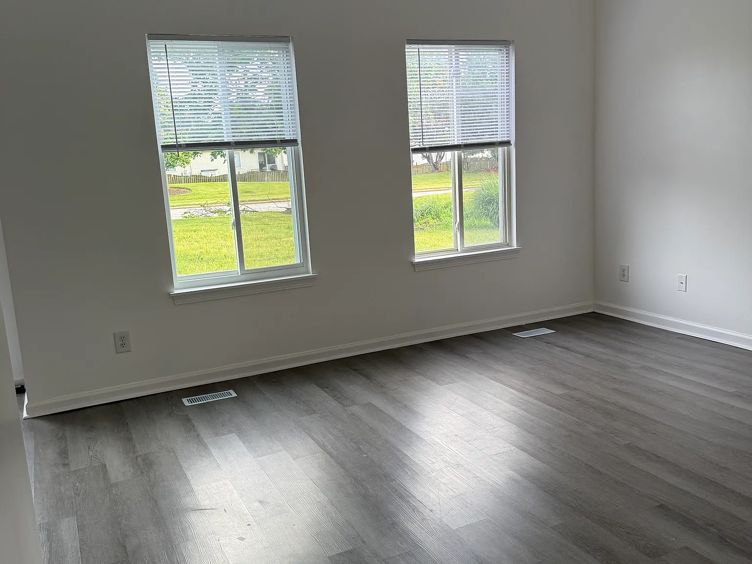 3 bed, 2.5 bath, 1398 sqft, $2,450 — Photo 4