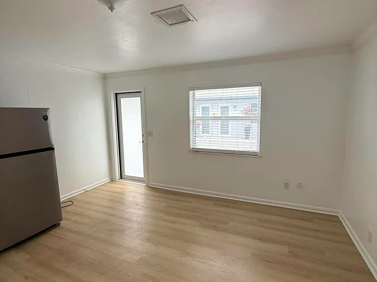 220 Walton Blvd #2 — Photo 6