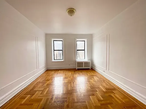 2825 Gd Concourse image 1 of 2