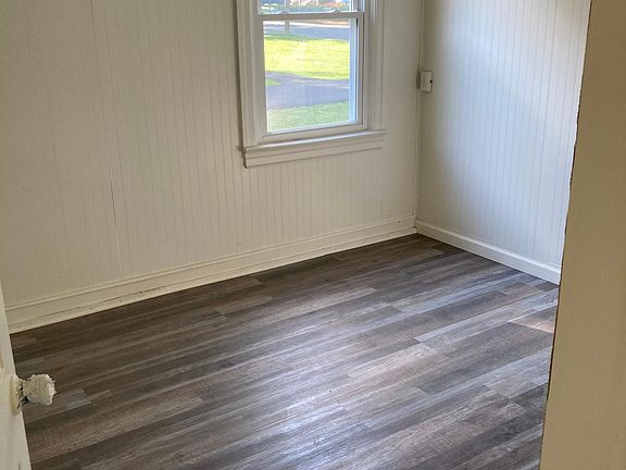 3rd image of 203 Hunt Ave