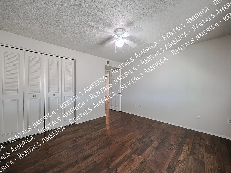 3550 E Voltaire Dr — Photo 16