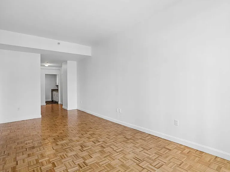 360 W 43rd St #S4D — Photo 6