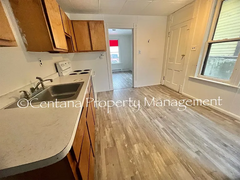 816 Caledonia — Photo 6