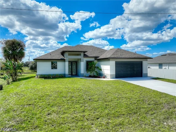 1019 Cedartree Ave, Lehigh Acres, FL 33971