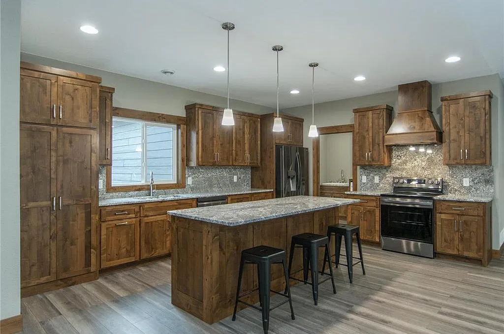 3 bed, 1700 sqft, $2,899 — Photo 3