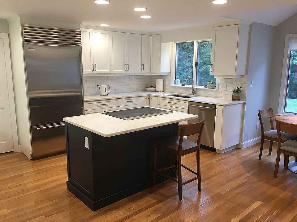 2nd image of 50 Glen St
