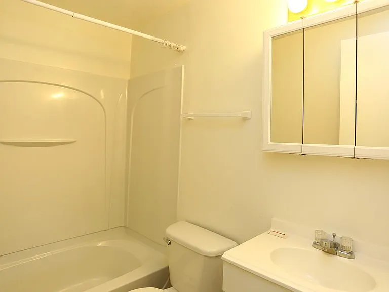 Townhouse East — Photo 11