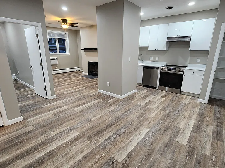 40 Evergreen St #14 — Photo 11